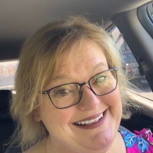 Meet your Posher, Leslee